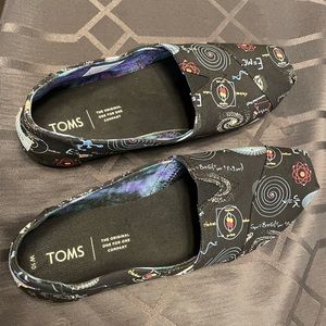 Tom’s Shoes size 10